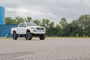 Toyota Tacoma Suspension Lift Kit - Front + Rear - Rough Country - 6 Inch - '05-'15